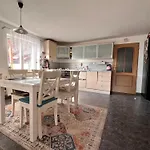 بيت للعطل U Lesa *